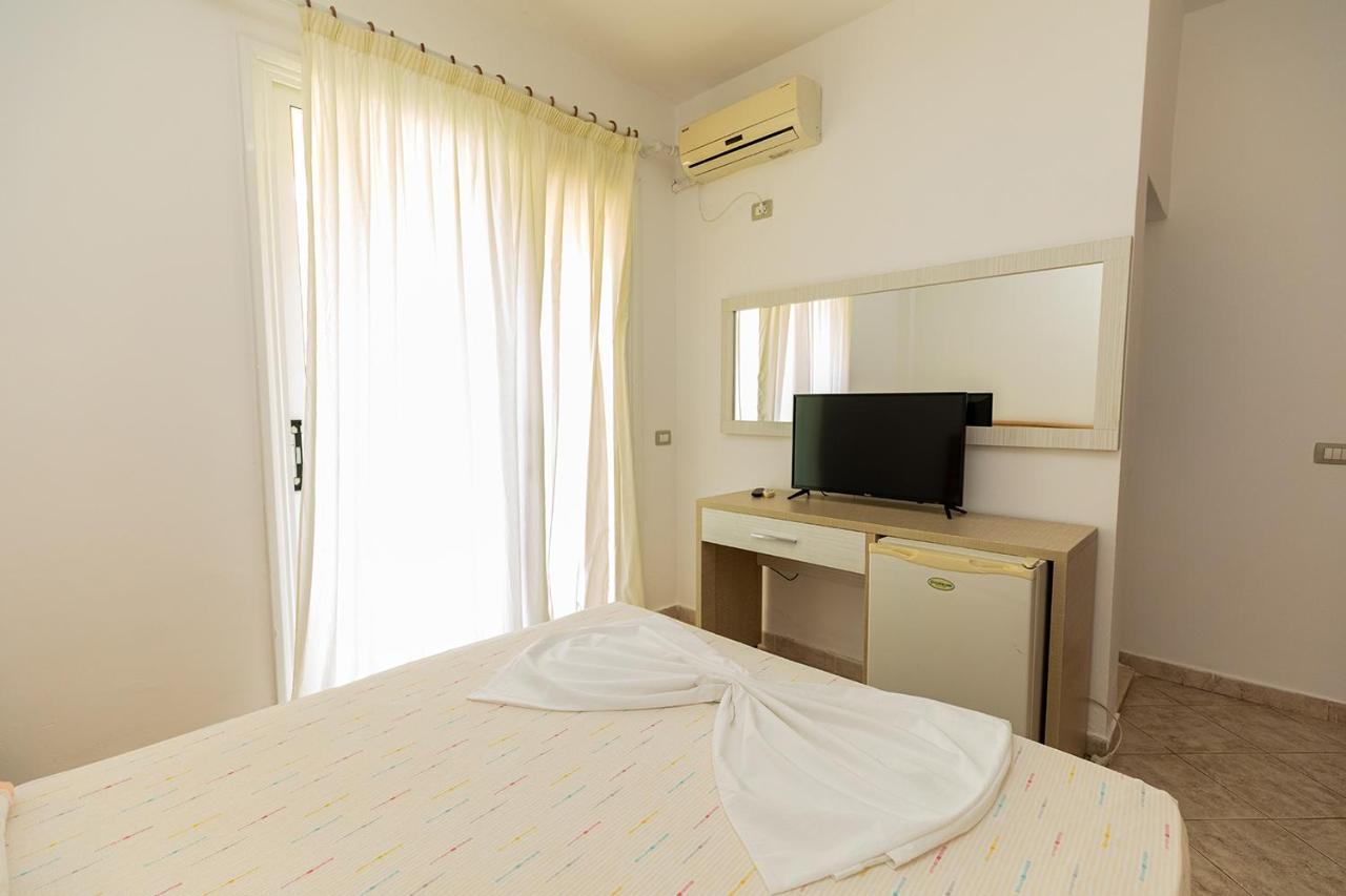 Hotel Dini Radhime Exterior photo