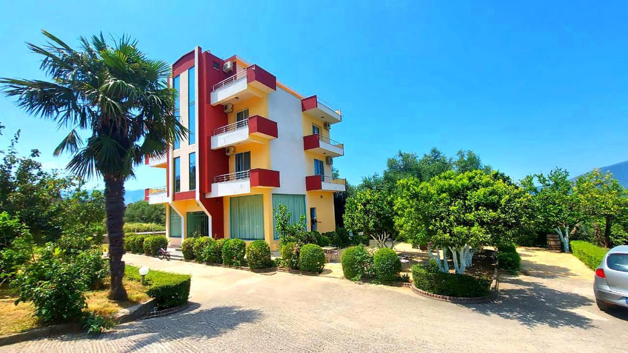 Hotel Dini Radhime Exterior photo
