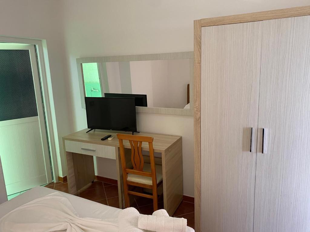 Hotel Dini Radhime Exterior photo